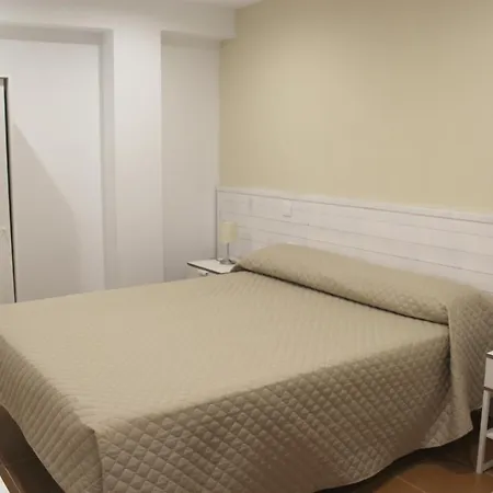 Hotel Antonio Ponz 2*